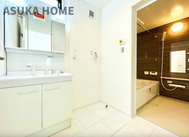 旭区今宿南町 の独立洗面台|洗面室の一コマです。建売住宅をご見学された事は見た事ある洗面室だなぁ。と思うかもしれません。