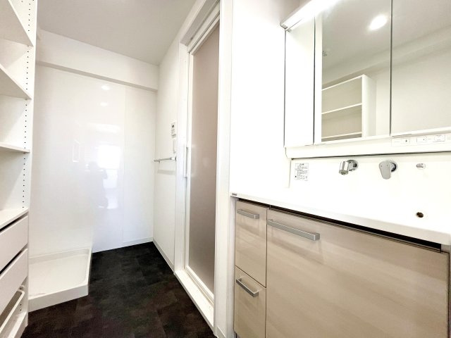 パークハウス新松戸311のランドリースペース