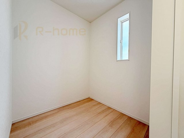 土浦市並木第15　新築戸建て　3号棟のその他|2階に2帖のサービスルーム付き！収納や趣味スペースなど生活に合わせて活用できます♪