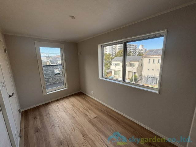 平塚市龍城ヶ丘　新築戸建　全3棟3号棟の洋室