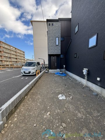 平塚市龍城ヶ丘　新築戸建　全3棟3号棟の駐車場