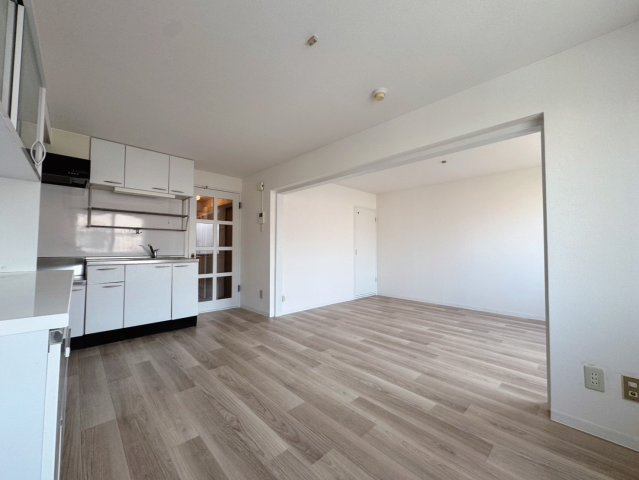 エレガンスハイツ中の島通りの画像