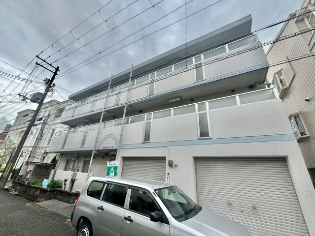白国弘友ハイツの外観