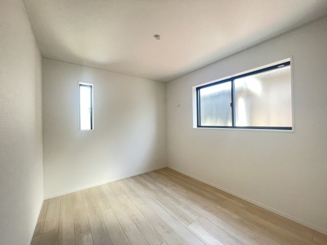 クレイドルガーデン八戸市小中野第7　4号棟の洋室
