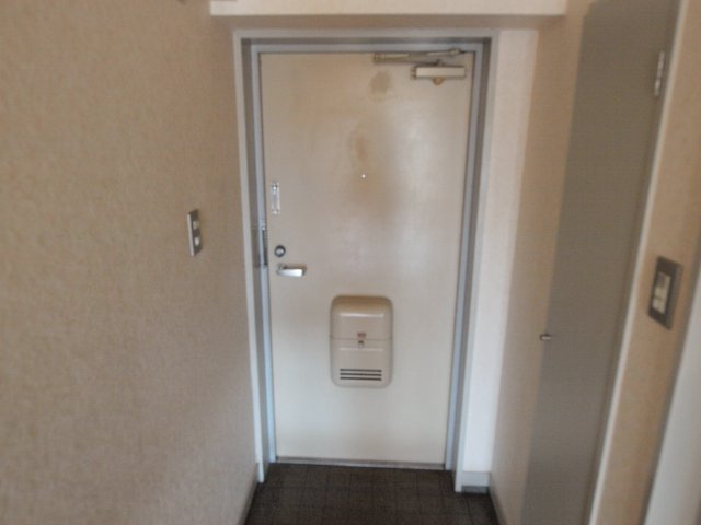 エレガンス浜田山の玄関