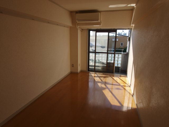 エレガンス浜田山の居間・リビング