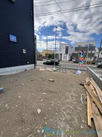 平塚市龍城ヶ丘　新築戸建　全3棟2号棟の駐車場