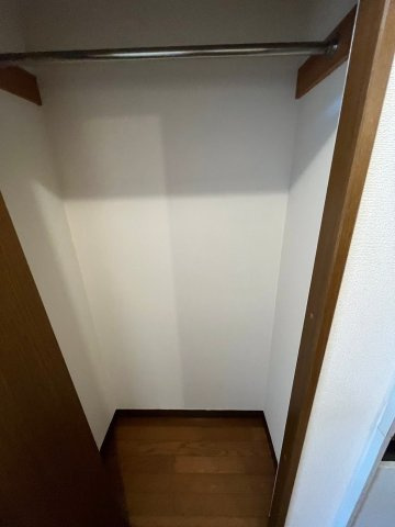 メゾン東山　敷金0　礼金0　陽当たり良好の収納