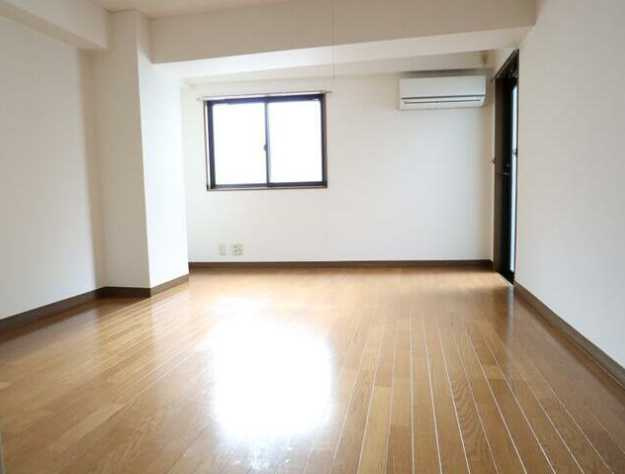 メゾン東山　敷金0　礼金0　陽当たり良好の居間・リビング