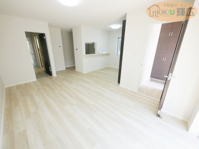 明石市大久保町大窪　中古戸建の居間・リビング