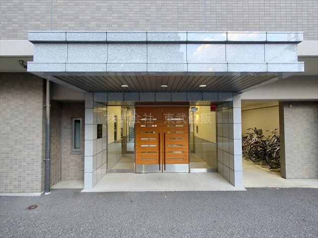 【エントランス】 | アイディスクエア川越新富町 | 毎日通るエントランスはこのようになっています