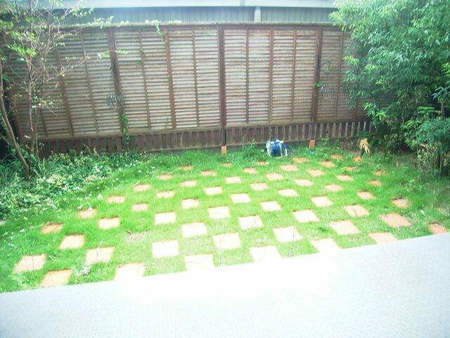 ビ・ウェル吉田町（１０３）の庭|現況が相違する場合は現況を優… 