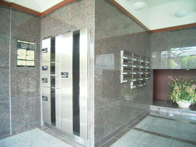 ビ・ウェル吉田町（１０３）のエントランス|現況が相違する場合は現況を優… 