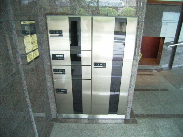 ビ・ウェル吉田町（１０３）のロビー|現況が相違する場合は現況を優… 