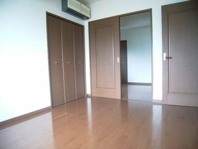 ビ・ウェル吉田町（１０３）の洋室|現況が相違する場合は現況を優… 