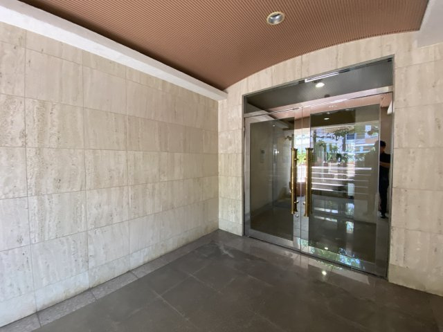 イルシオンド芦屋のエントランス