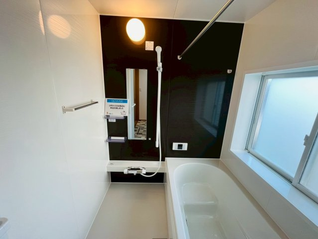 小山市横倉新田　リフォーム物件の浴室|〇浴室〇
嬉しいリフォーム済みの明るい浴室♪空気もこもらずいつもクリーンな浴室乾燥機付です（＾＾）
2025年11月撮影