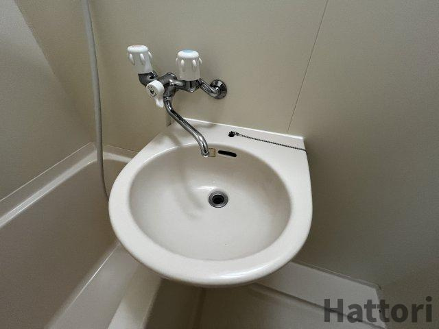 アズビー千里山の洗面所