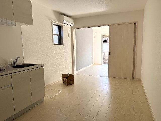 KTIレジデンス西新町の居間・リビング