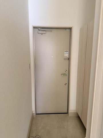 KTIレジデンス西新町の玄関