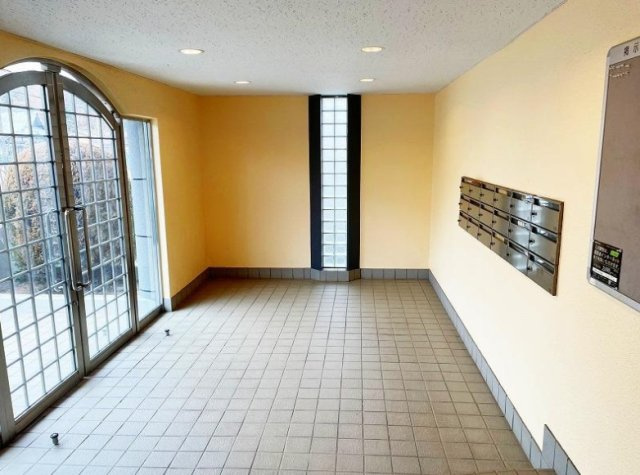 第3旭マンションのロビー