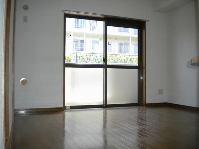 第3旭マンションの居間・リビング