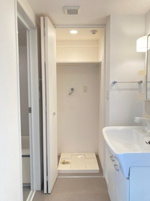 【洗面所】 | グランシャリオ | スペースが確保できる洗面所です