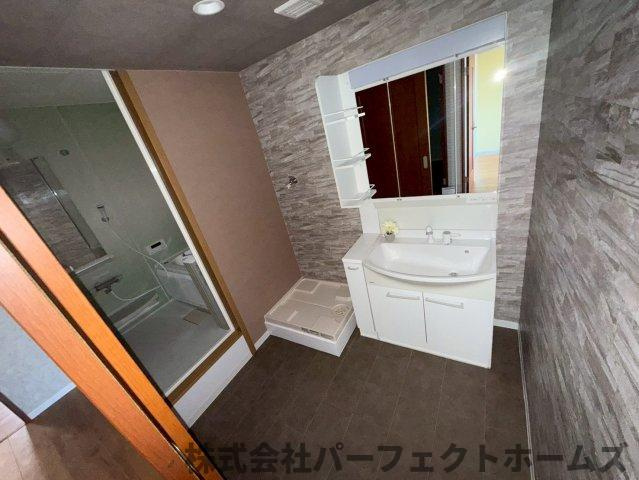 ライオンズマンション枚方の洗面所|スペースが確保できる洗面所です