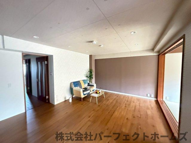 【居間・リビング】の画像