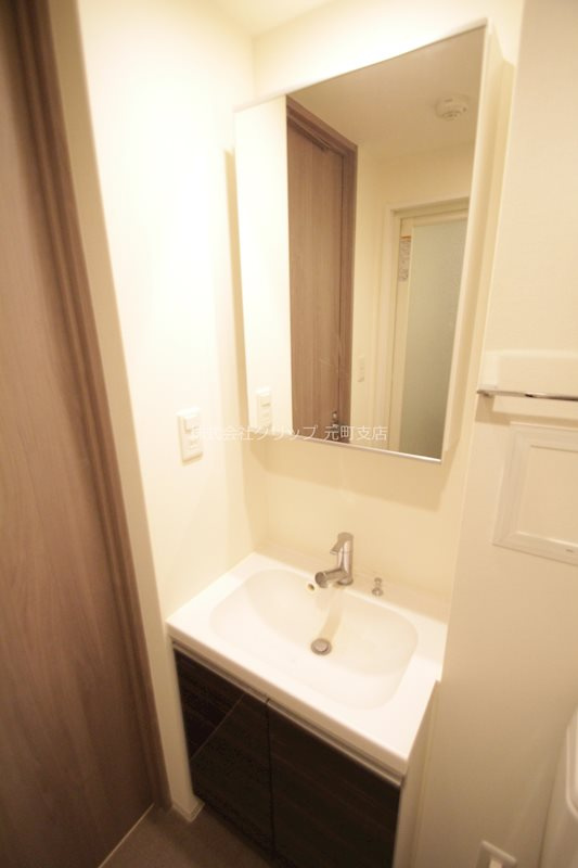 ルクシェール横濱生麦の独立洗面台