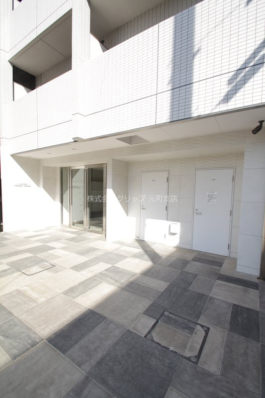 ルクシェール横濱生麦のエントランス