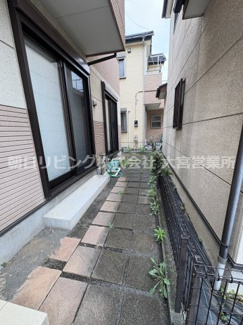 【庭】 | 指扇戸建米本邸
