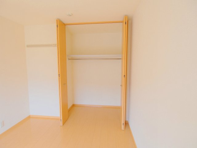 ファミール宮上 D棟の収納