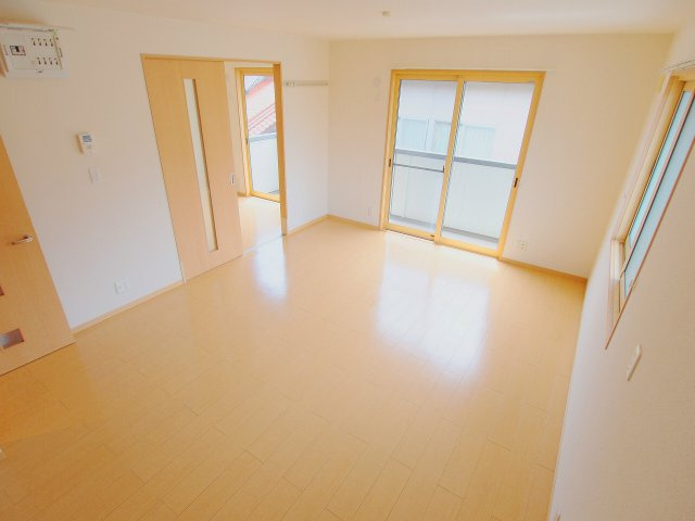 ファミール宮上 D棟の居間・リビング