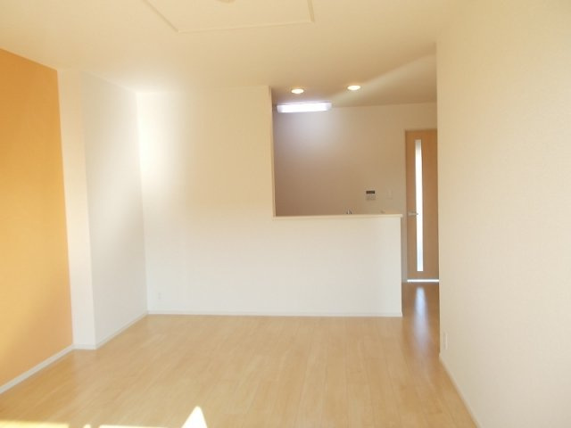 ノースパークＡの居間・リビング|ゆったり過ごせる居間です