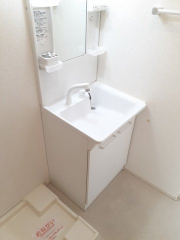 ドウェル・プレリュード・Ⅱの洗面所|明るい洗面所です