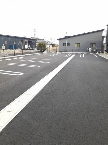 アスティーレ志比田　Ｂの駐車場|カースペースがあります