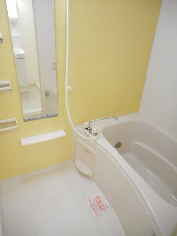 ポンポン・アジュールの浴室|コンパクトで使いやすいお風呂です