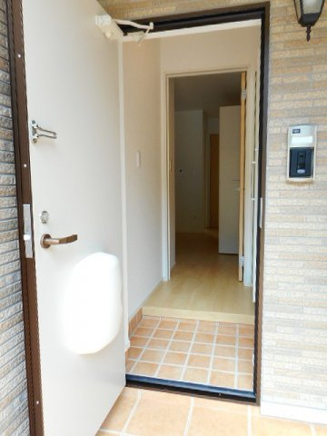 グランデュールの玄関|明るい玄関です