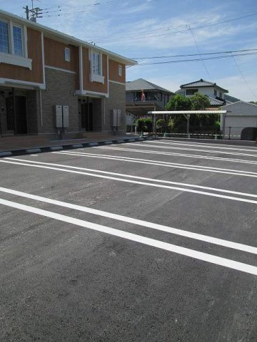 カルム・メゾンの駐車場|駐車場に車を止められます