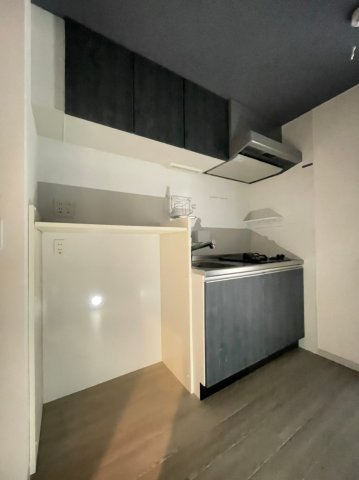 エヌエムサンカンテキャトフB棟のキッチン