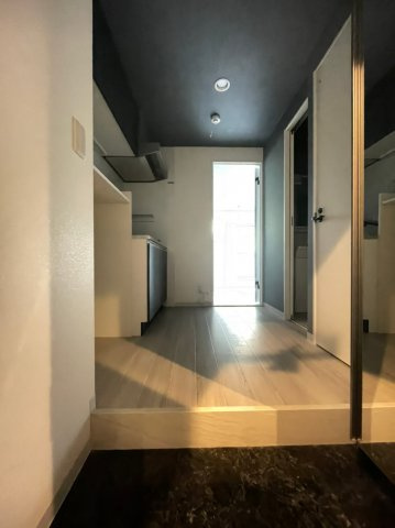 エヌエムサンカンテキャトフB棟の玄関