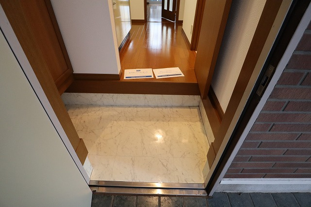 ペルルラヴィの玄関