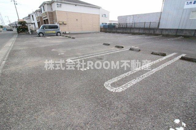 トゥインクルの駐車場