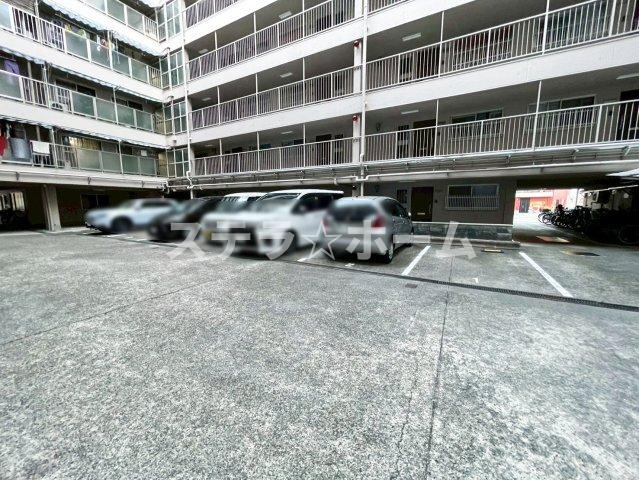 コボリマンション豊中の駐車場|駐車スペースもあります