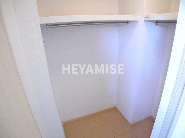 スワンコリーヌの収納|※室内画像は別号室のもの(反転タイプ)