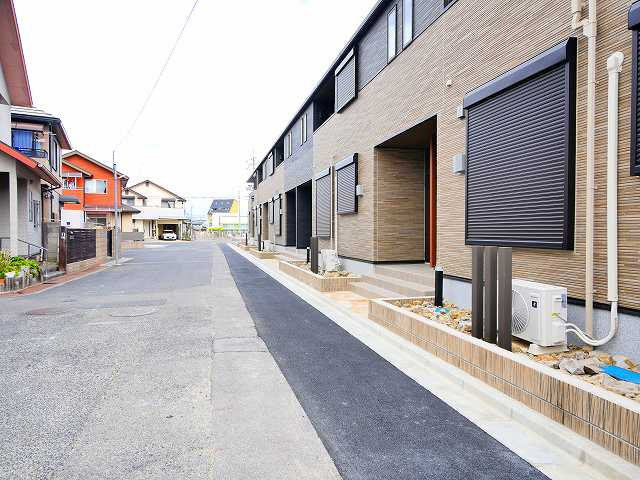 ゴールドメゾンの駐車場
