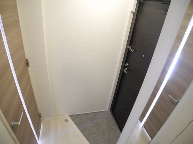 プードリエ本町の玄関