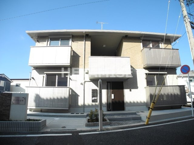 プードリエ本町の外観