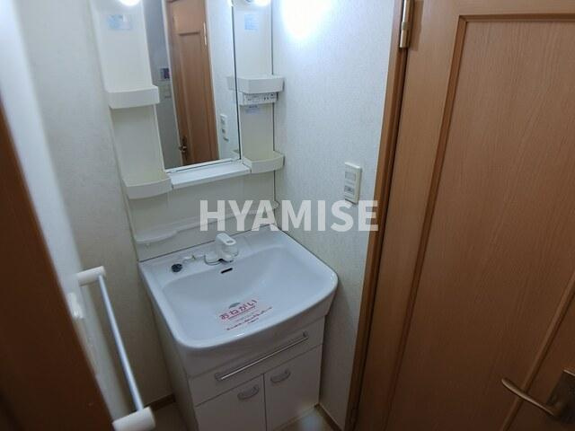 ラ・ベレッツァⅢの独立洗面台